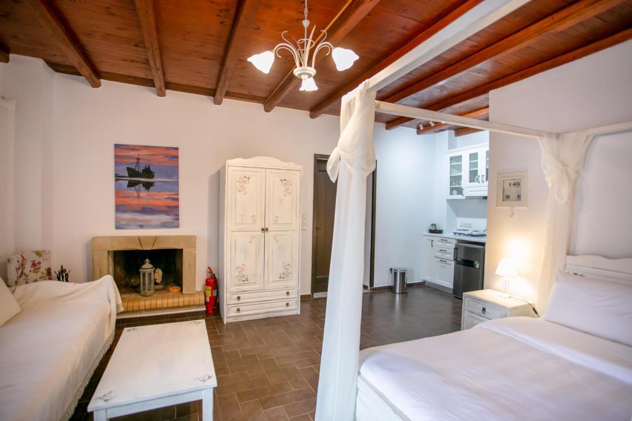 Traditional Apartments Plagiaki Neo Oitilo Ngoại thất bức ảnh