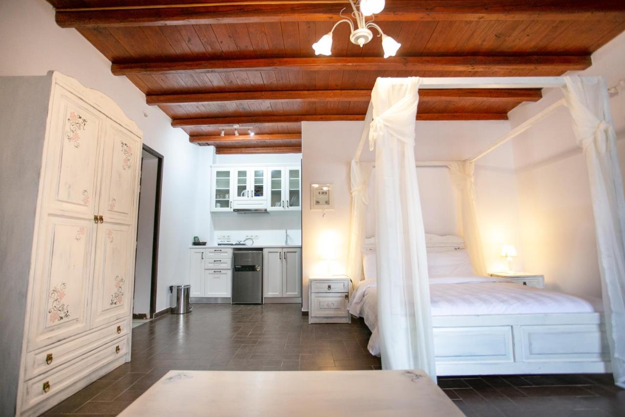 Traditional Apartments Plagiaki Neo Oitilo Ngoại thất bức ảnh