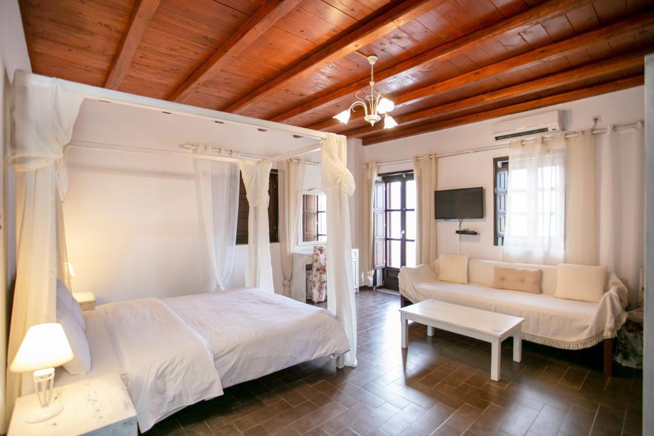Traditional Apartments Plagiaki Neo Oitilo Ngoại thất bức ảnh