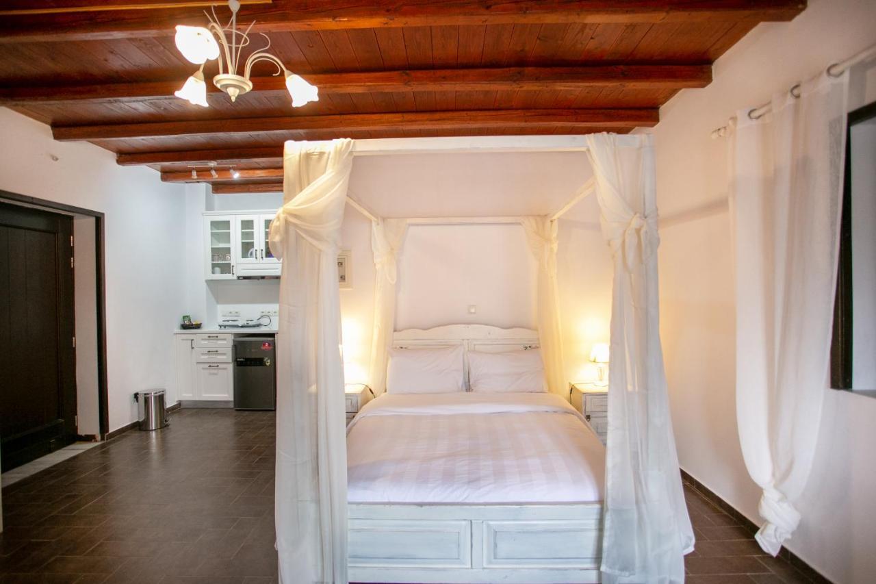Traditional Apartments Plagiaki Neo Oitilo Ngoại thất bức ảnh