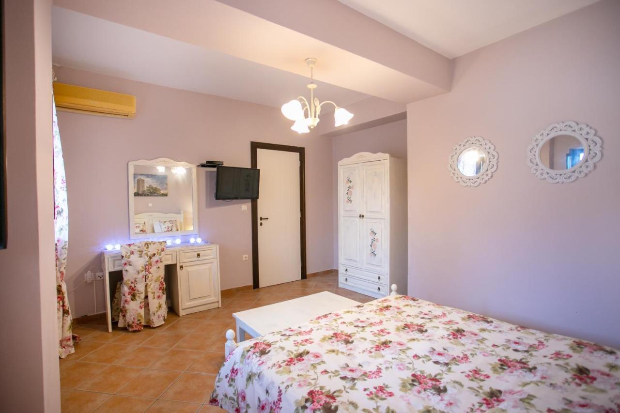 Traditional Apartments Plagiaki Neo Oitilo Ngoại thất bức ảnh