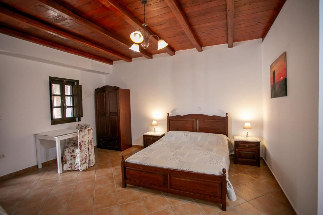 Traditional Apartments Plagiaki Neo Oitilo Ngoại thất bức ảnh