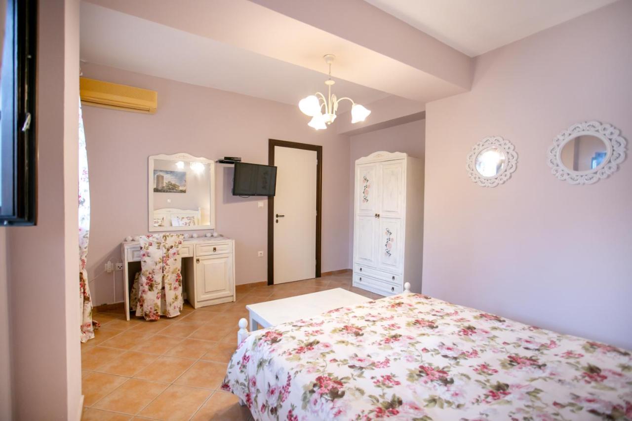 Traditional Apartments Plagiaki Neo Oitilo Ngoại thất bức ảnh