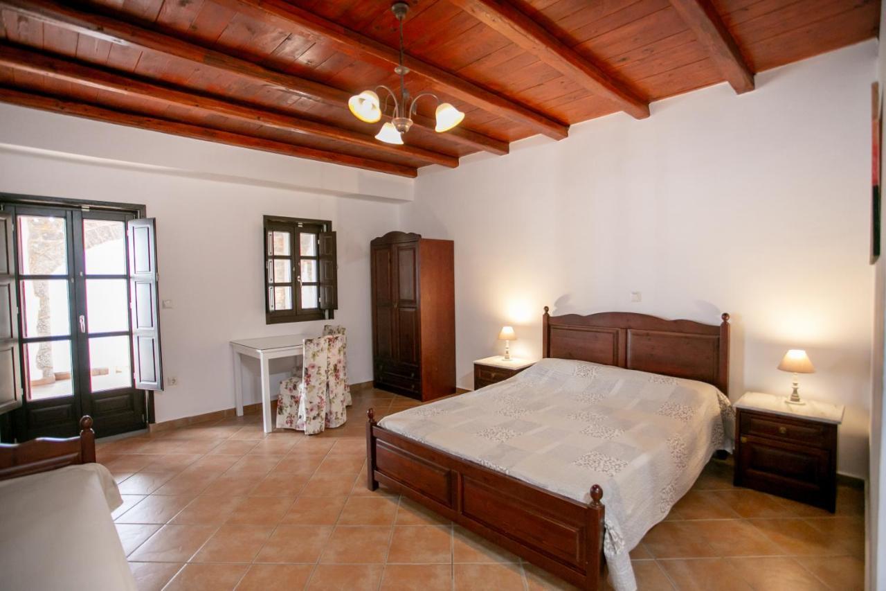 Traditional Apartments Plagiaki Neo Oitilo Ngoại thất bức ảnh